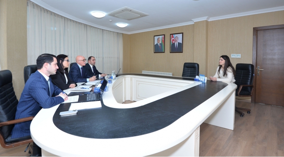 nazir-muavini-qusarda-vetendashlarin-muracietlerini-dinleyib