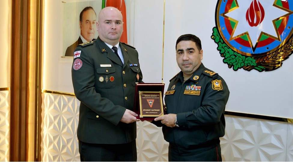 gurcustan-numayende-heyetleri-herbi-tehsil-muessiselerinde-olub-foto