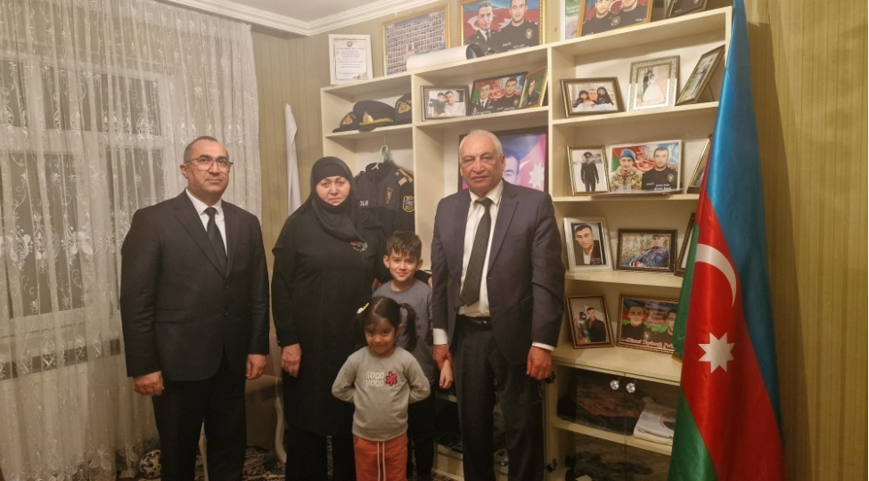 yap-sumqayit-sheher-teshkilatinin-numayendeleri-shehid-ailesini-ziyaret-edib