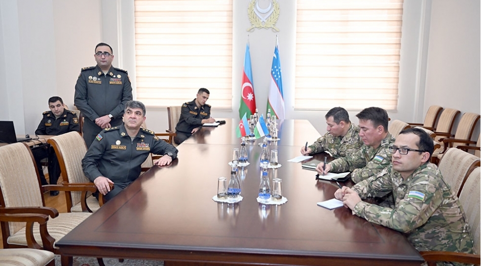 azerbaycan-ve-ozbekistan-herbi-mutexessisleri-arasinda-gorush-kechirilib