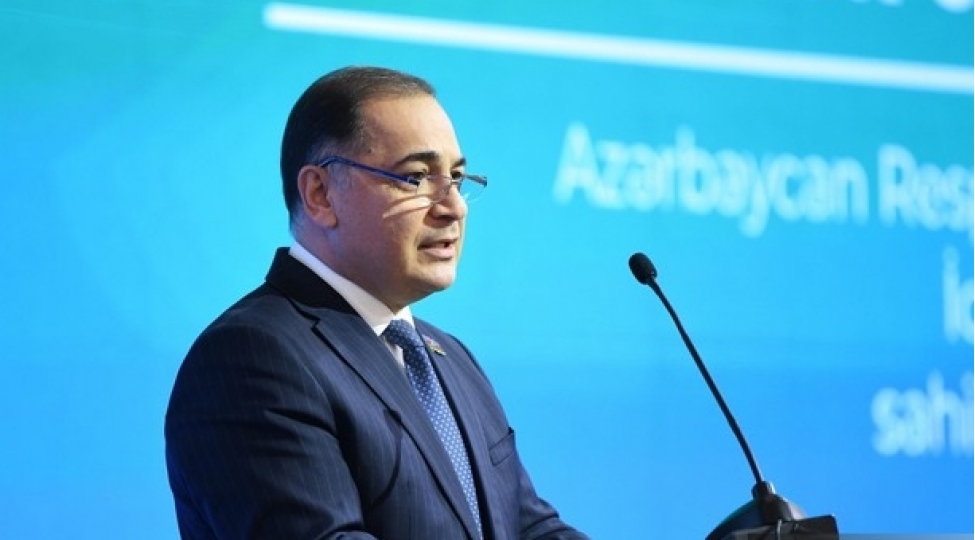azer-emiraslanov-azerbaycanda-2025-ci-ilden-konkret-gomruk-guzeshtleri-tetbiq-edilecek