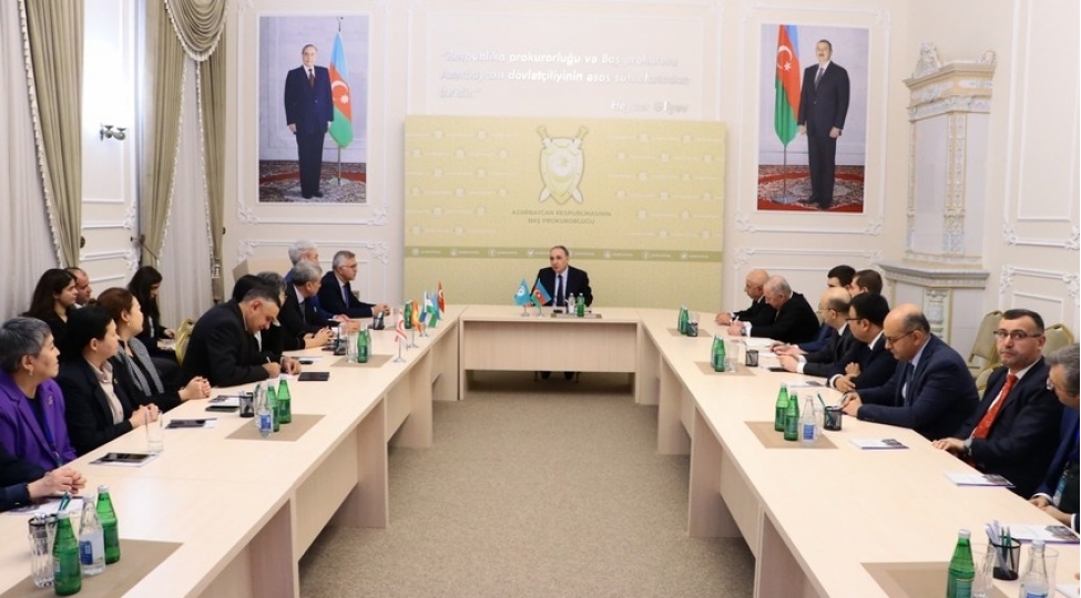 kamran-eliyev-turk-dovletleri-teshkilati-nezdinde-kechirilen-beynelxalq-konfrans-ishtirakchilari-ile-gorushub