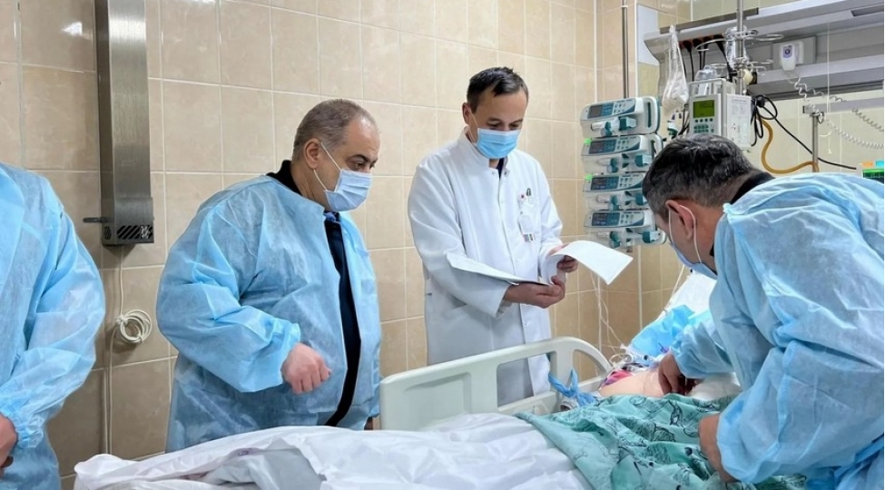 sehiyye-nazirliyi-teyyare-qezasinda-xesaret-alanlardan-sekkizi-suni-teneffus-aparatina-qoshulub