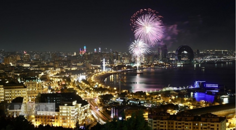 dovlet-suverenliyi-tam-berpa-edilmish-azerbaycan-yeni-ili-mohteshem-zefer-ateshfeshanligi-ile-qarshiladi