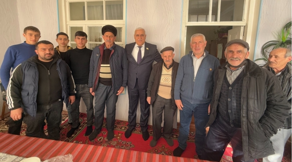 millet-vekili-vuqar-rehimzade-ordubadin-bir-neche-kendinde-shehid-ailelerini-ve-en-yashli-sakinleri-evlerinde-ziyaret-edib-foto