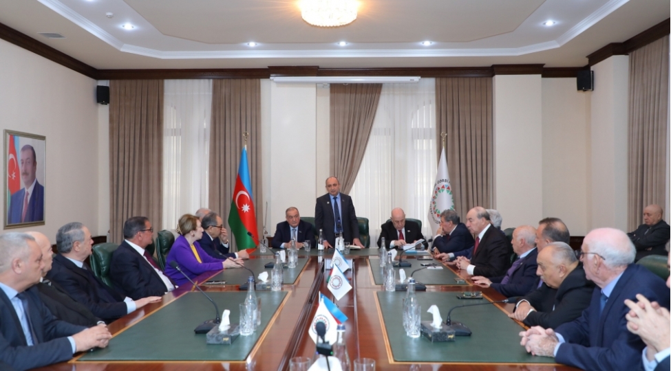 qerbi-azerbaycan-icmasindaagsaqqallar-shurasinin-uzvlerinin-gorushu-kechirilib