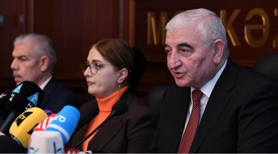 butun-dairelerde-sechkiler-normal-kechib-mezahir-penahov