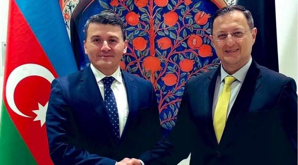 azerbaycanin-almaniyadaki-sefiri-turkiyeli-hemkari-ile-gorushub