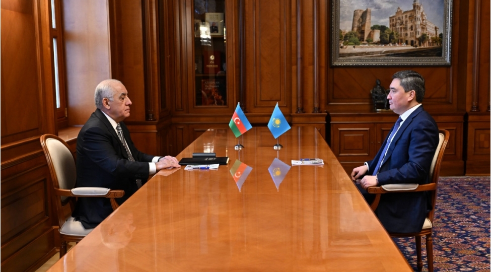 azerbaycan-ve-qazaxistan-bash-nazirleri-gorushub-foto