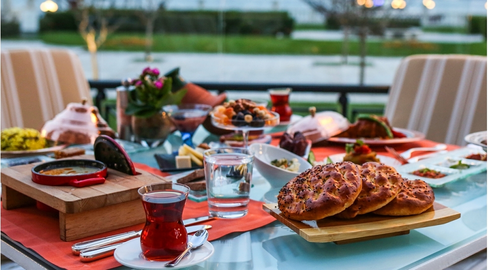 chay-evezine-su-ichmek-daha-faydalidir