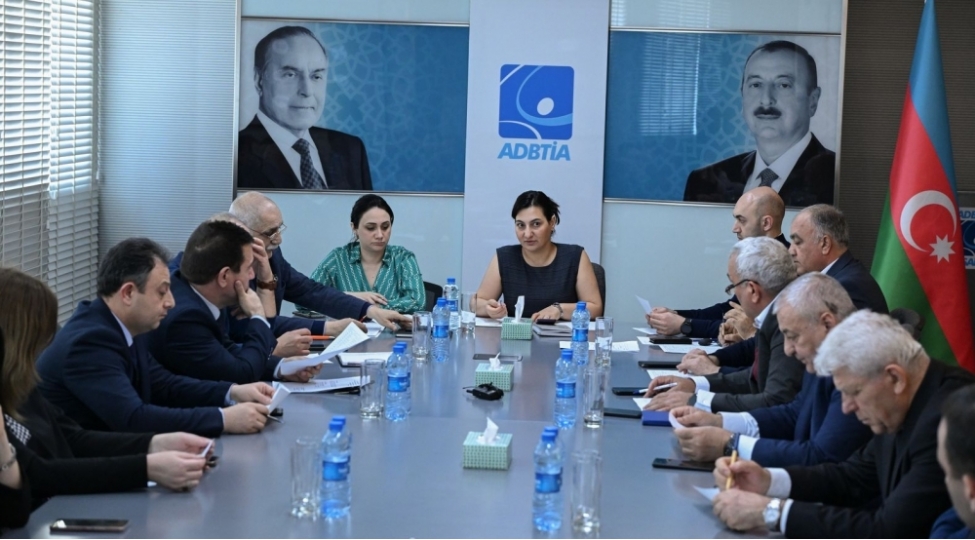 bir-neche-ixtisaslashma-legv-olunub-foto