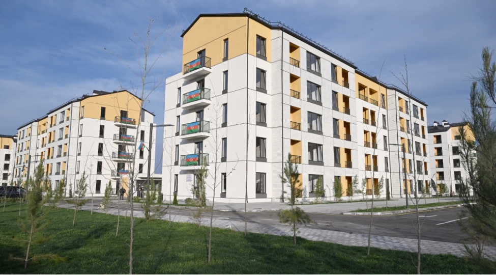 agderenin-kolatag-kendinde-ferdi-evlerin-ve-infrastrukturun-berpasi-sahesinde-gorulen-ishlerle-tanishliq