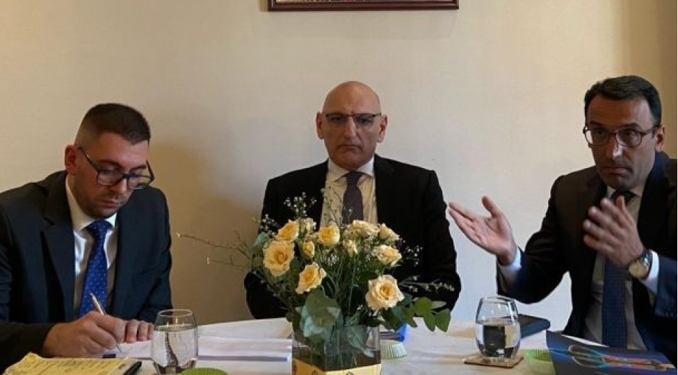 elchin-emirbeyov-top-ermenistanin-terefindedir