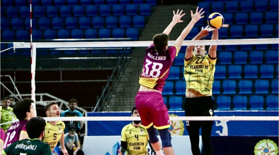 kishi-voleybolchularin-yuksek-liqasinda-xvii-turun-oyunlari-kechirilib
