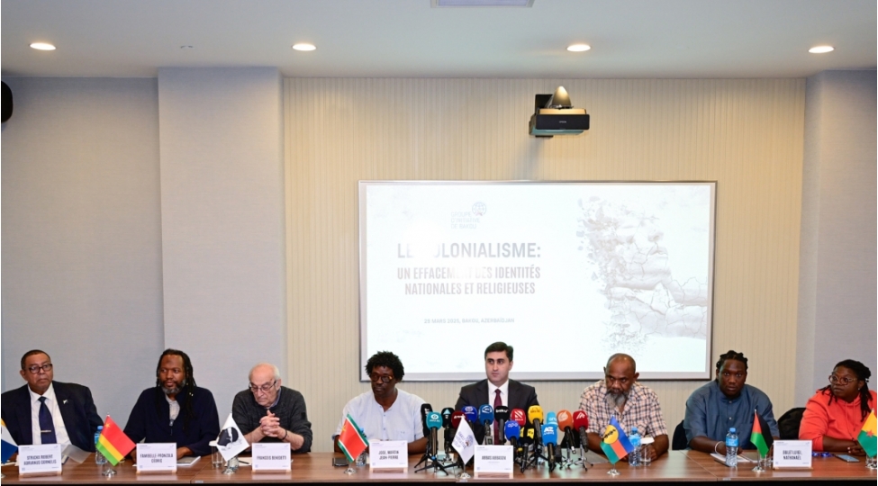 bakida-kechirilecek-beynelxalq-konfransdan-evvel-fransa-ve-niderland-mustemlekelerinden-olan-feallar-media-numayendelerinin-suallarini-cavablandirib