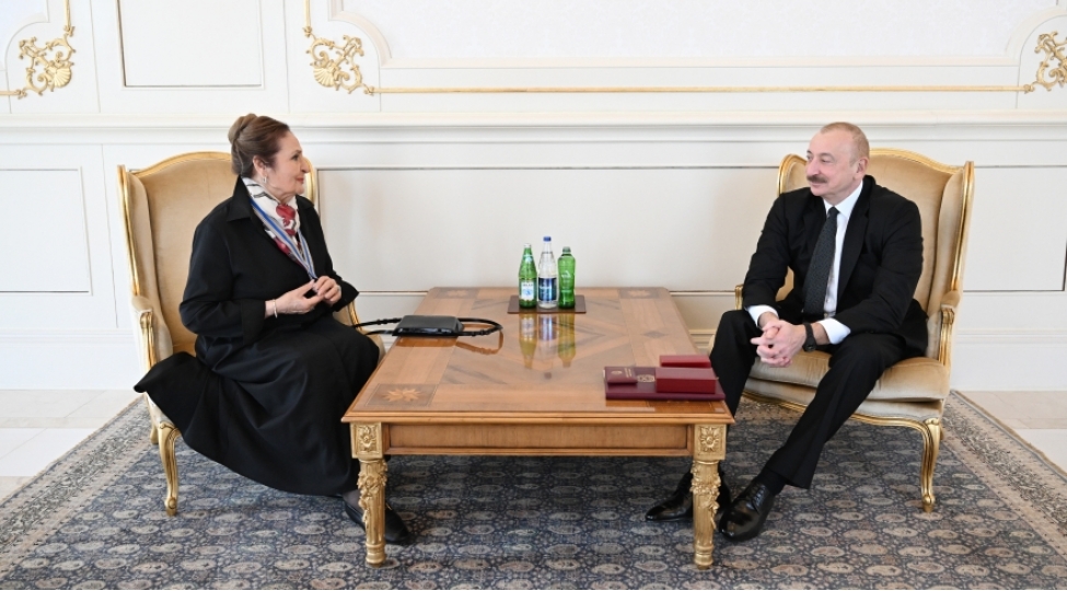 prezident-ilham-eliyev-shefiqe-memmedovaya-istiqlal-ordenini-teqdim-edib