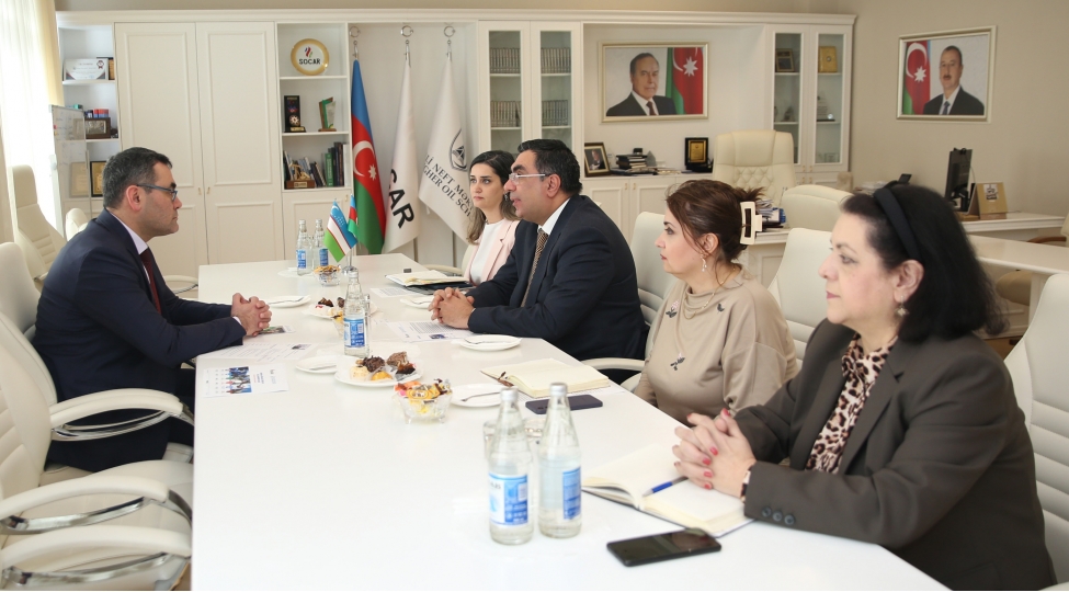 ozbekistanin-turan-beynelxalq-universitetinin-rektoru-banm-da-olub