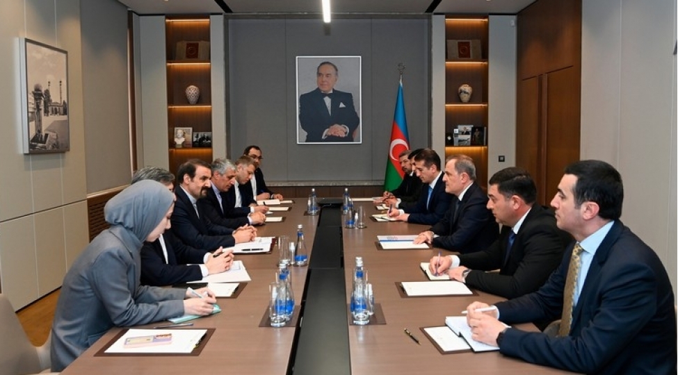 regional-ve-beynelxalq-tehlukesizlik-meseleleri-muzakire-edilib