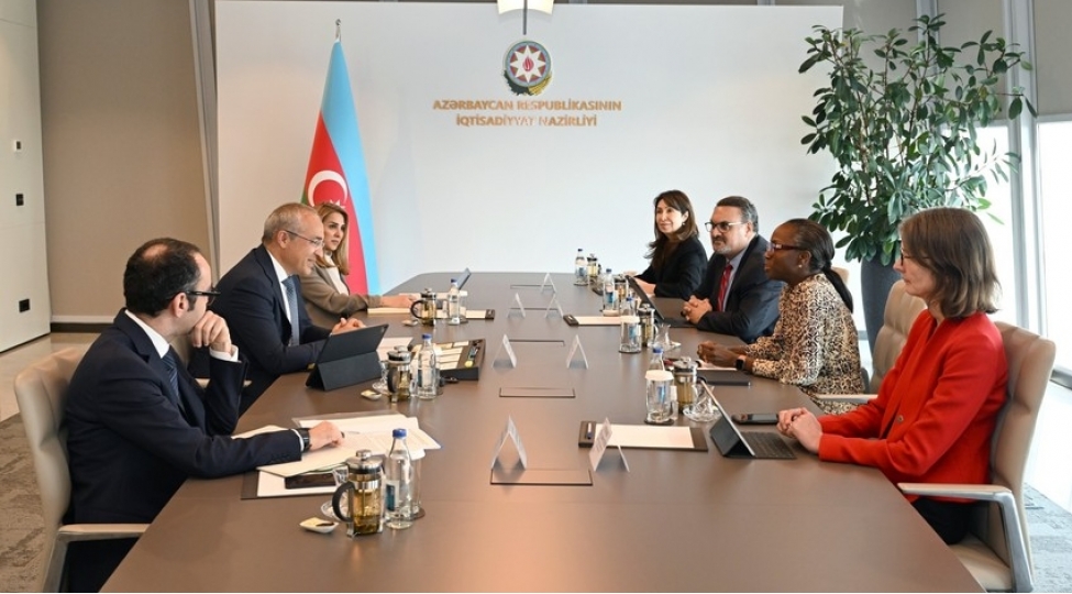 azerbaycan-dunya-banki-ile-berpa-olunan-enerji-teshebbuslerini-muzakire-edib