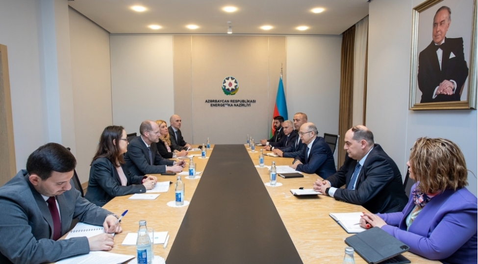 energetika-naziri-avropa-yenidenqurma-ve-inkishaf-bankinin-ayib-idareedici-direktoru-ile-gorushub