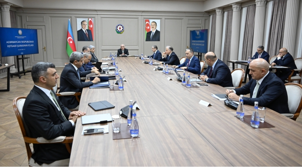 iqtisadi-shuranin-novbeti-iclasi-kechirilib-10