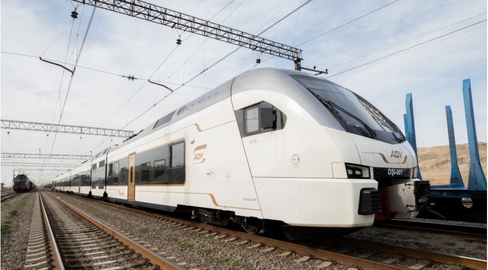 azerbaycanda-flirt-qatarlari-daha-bir-marshruta-buraxilir