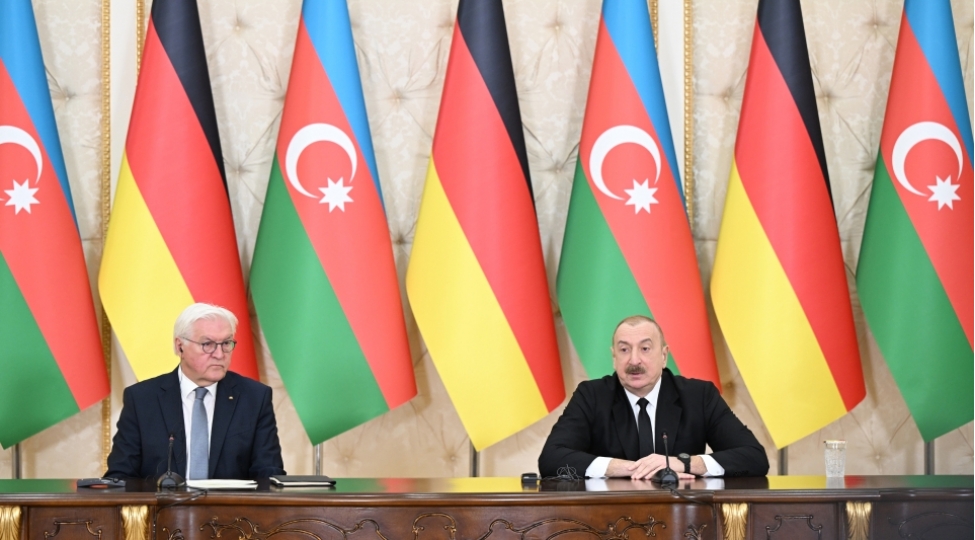 azerbaycan-inkishaf-ederek-muhum-siyasi-merkeze-chevrilib