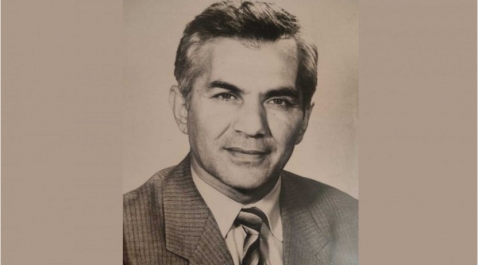 gorkemli-pedaqoq-alim-ezizaga-quliyev-dunyasini-deyishib