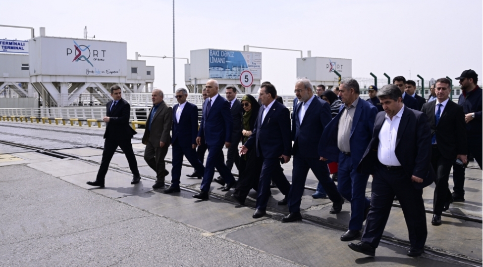 azerbaycan-ve-iran-numayende-heyetleri-baki-beynelxalq-deniz-ticaret-limanina-baxish-kechiribler