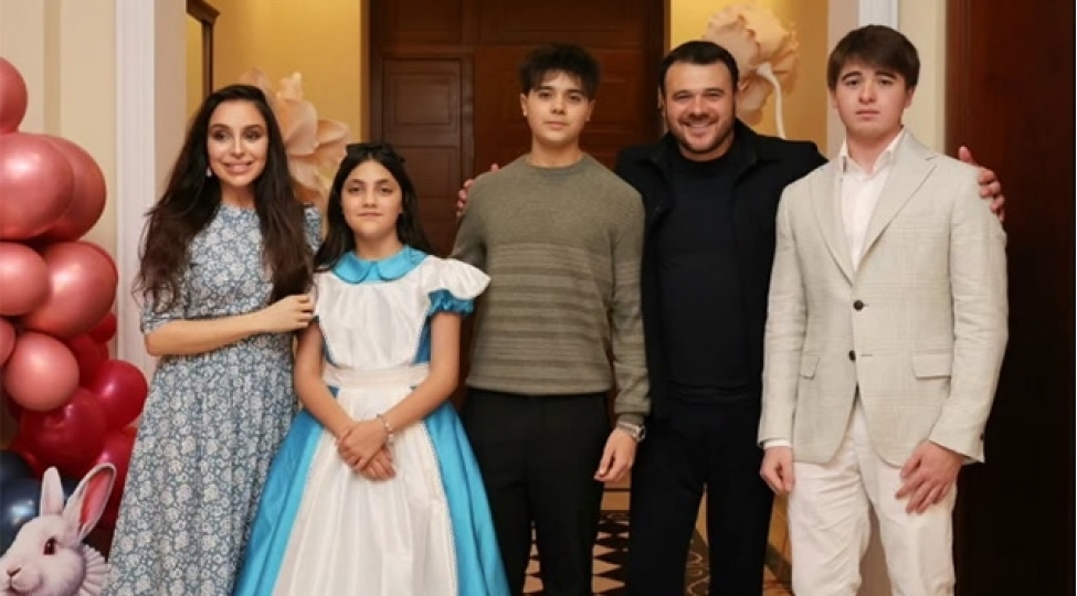 leyla-eliyeva-emineni-bele-tebrik-etdi-fotolar