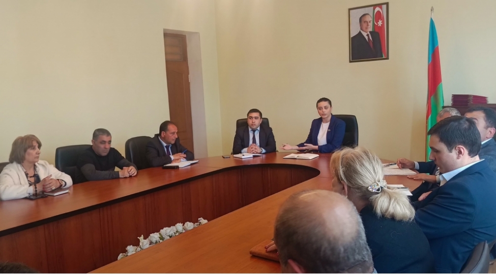 sebine-xasayeva-bileceri-belediyyesinde-vetendashlari-qebul-edib-2