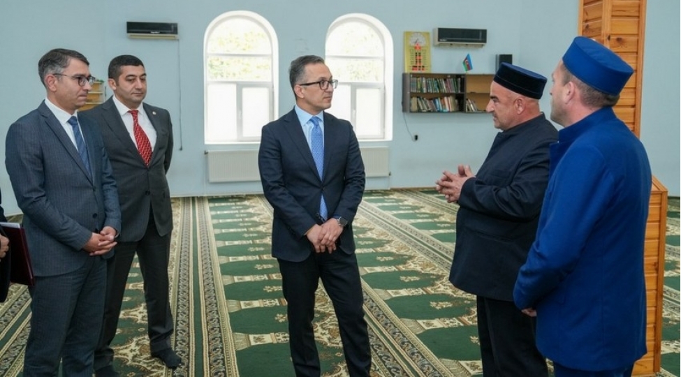 dovlet-komitesinin-sedri-zerdabda-mescidlerin-fealiyyeti-ile-tanish-olub