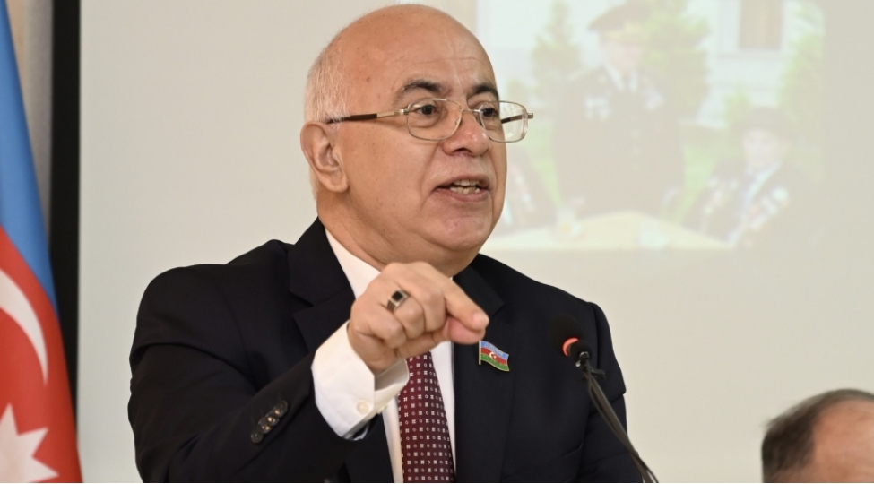 komite-sedri-telebelerin-bezileri-elmi-ishlerini-chox-qisa-vaxtda-etinasiz-shekilde-hazirlayirlar