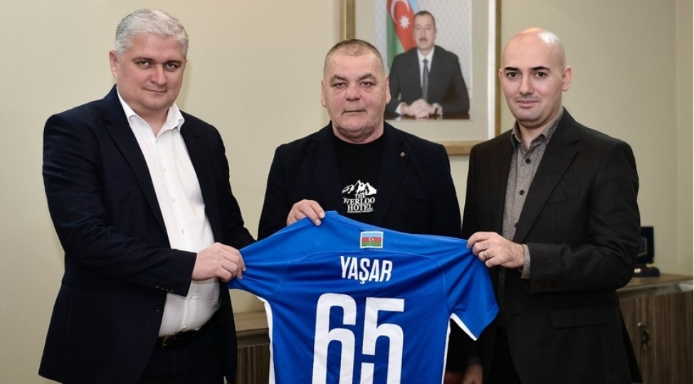 affa-rehberliyi-yashar-vahabzadeni-tebrik-edib
