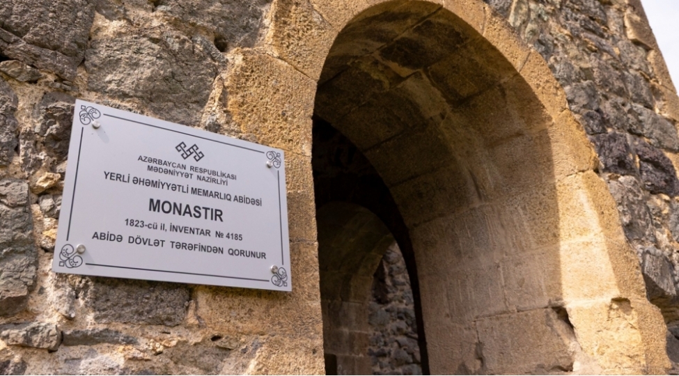 dashkesen-rayonunda-movcud-olan-abidelere-melumat-lovheleri-qurashdirilib