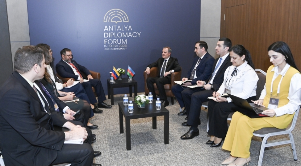 azerbaycan-ve-venesuela-arasinda-ikiterefli-emekdashligin-genishlendirilmesi-imkanlari-muzakire-edilib