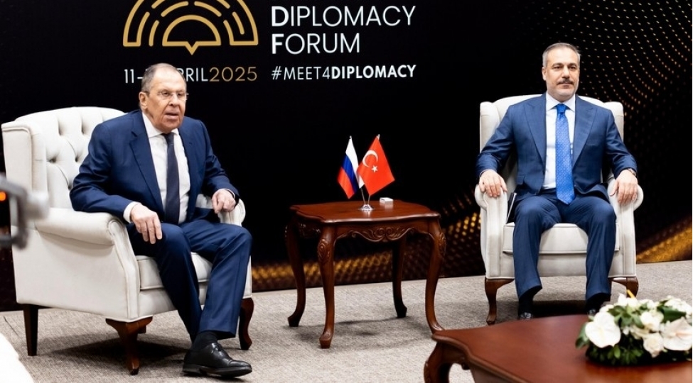 rusiya-ve-turkiye-xin-bashchilari-antalya-diplomatiya-forumu-cherchivesinde-gorush-kechirirler