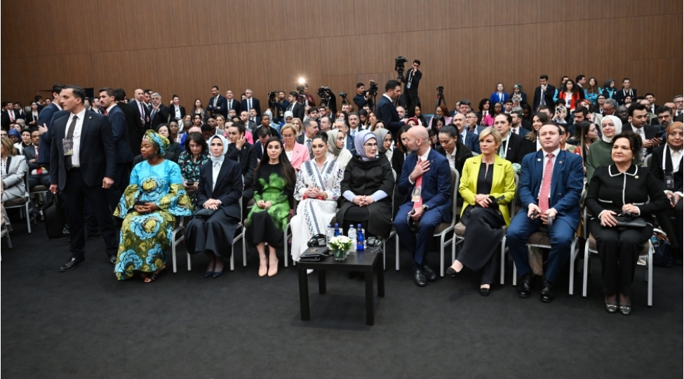 azerbaycanin-birinci-xanimi-mehriban-eliyeva-antalya-diplomatiya-forumunun-panel-iclasinda-ishtirak-edib
