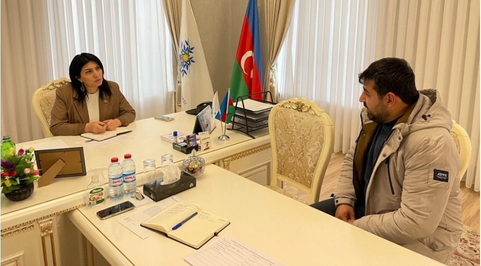 milli-meclisin-deputati-elnare-akimova-gorush-kechirib