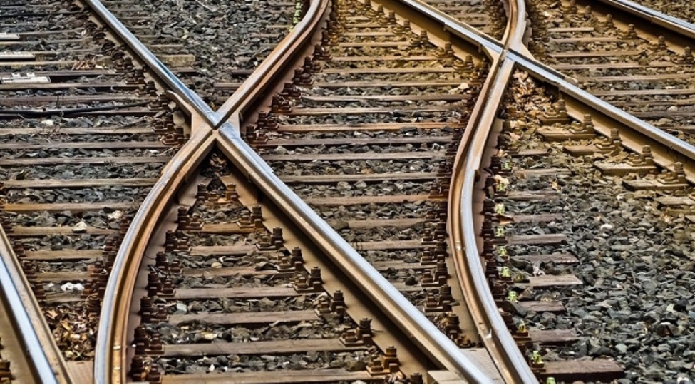 yevlaxberde-demir-yolunun-tikintisinin-basha-chatma-muddeti-achiqlanib