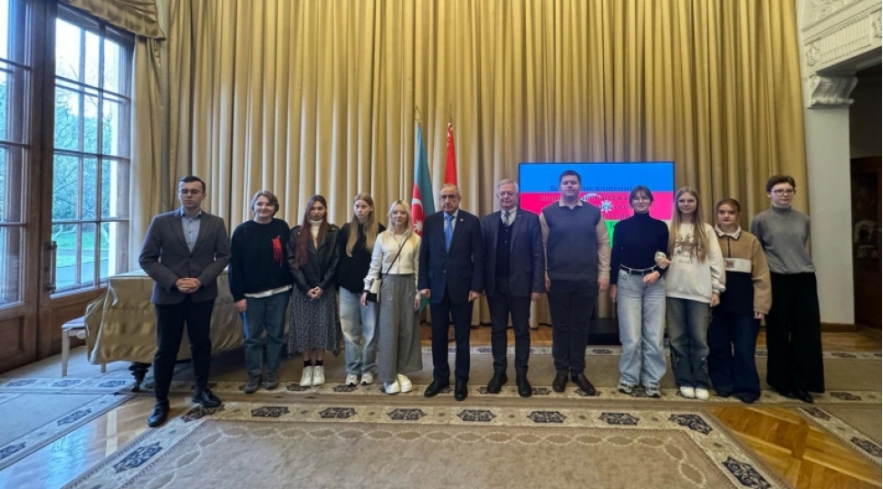 minskde-azerbaycanli-qehremanlara-hesr-olunmush-anim-tedbiri-kechirilib