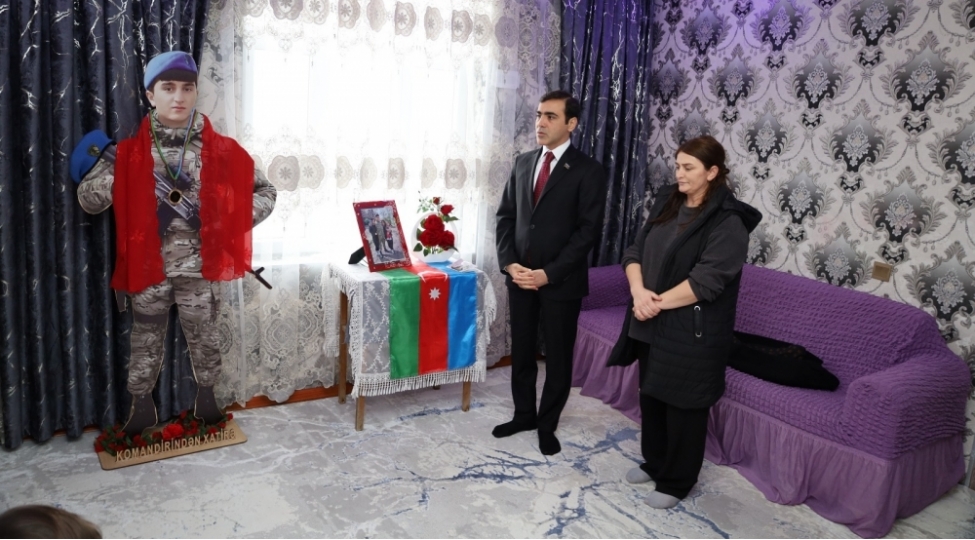 milli-meclisin-deputati-shehid-ailesini-ziyaret-edib-foto