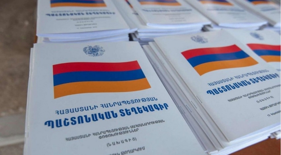 sulh-yolunda-en-boyuk-manee-ermenistan-konstitusiyasi