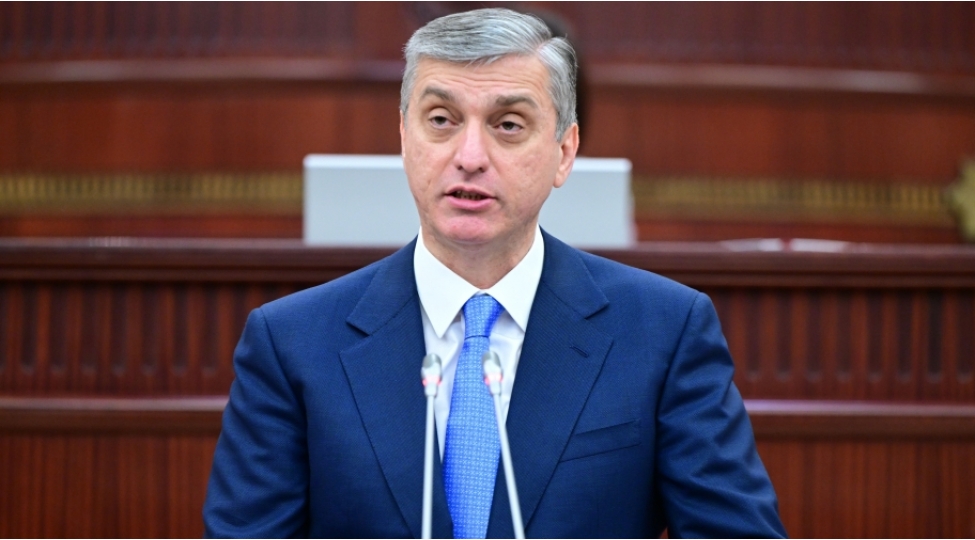 budce-kesiri-gozlenilenden-az-olub-xarici-borcun-hecmi-azalsa-da-deyishken-faiz-riski-qalir-vuqar-gulmemmedov