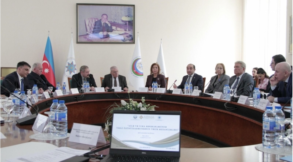aile-ve-icma-meselelerinde-yerli-ozunuidareetmenin-tesir-mexanizmleri-movzusunda-konfrans-kechirilib
