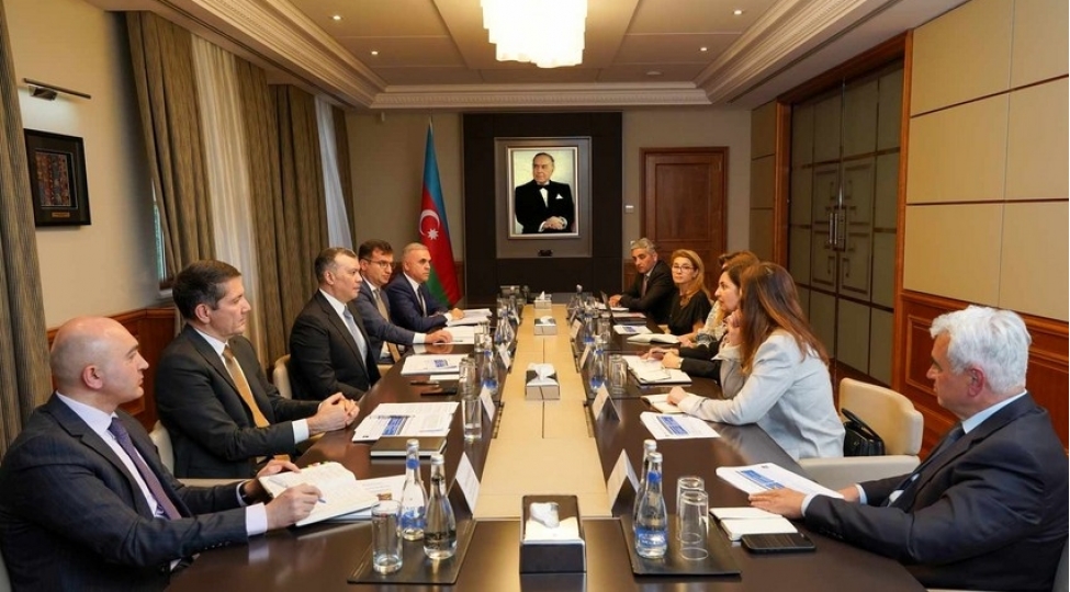 azerbaycan-asiya-inkishaf-banki-ile-gelecek-emekdashligi-muzakire-edib