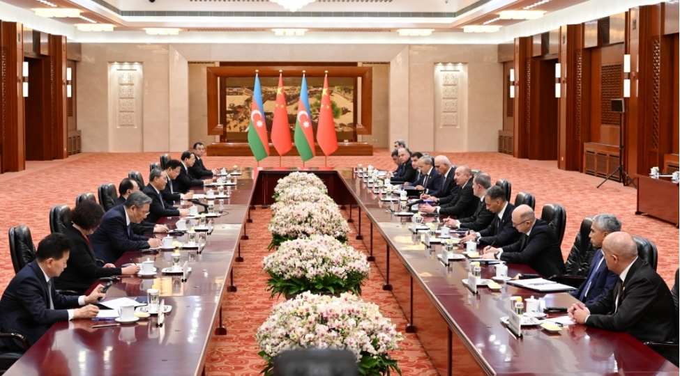 azerbaycan-prezidenti-ilham-eliyev-chin-dovlet-shurasinin-bash-naziri-ile-gorushub
