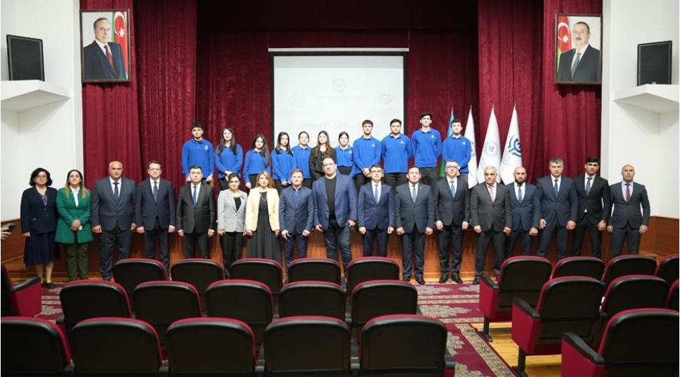 idman-et-saglam-yasha-layihesi-cherchivesinde-telebe-genclerle-gorush-kechirilib-foto