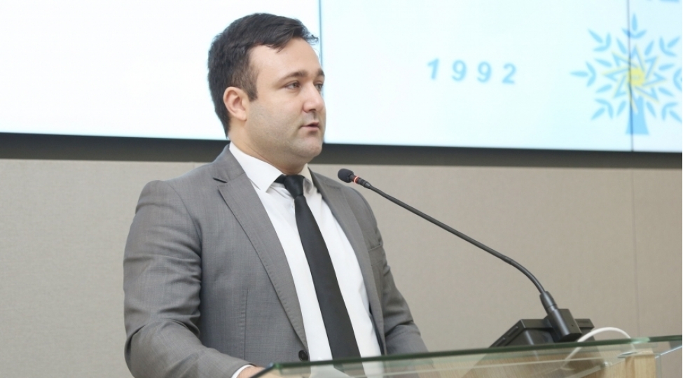 ulu-onder-heyder-eliyevin-ana-diline-olan-derin-sevgisi-ve-qaygisi