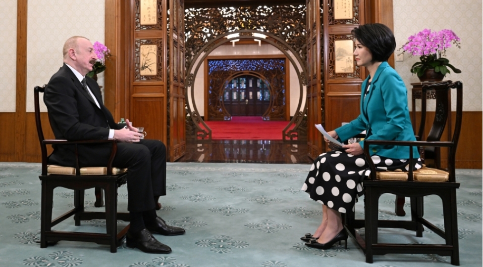 prezident-ilham-eliyevin-cgtn-ye-musahibesi-zamani-azerbaycan-chayi-barede-maraqli-dialoq-yashanib